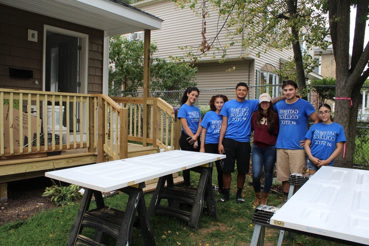 Habitat for Humanity 十大彩票平台 Students